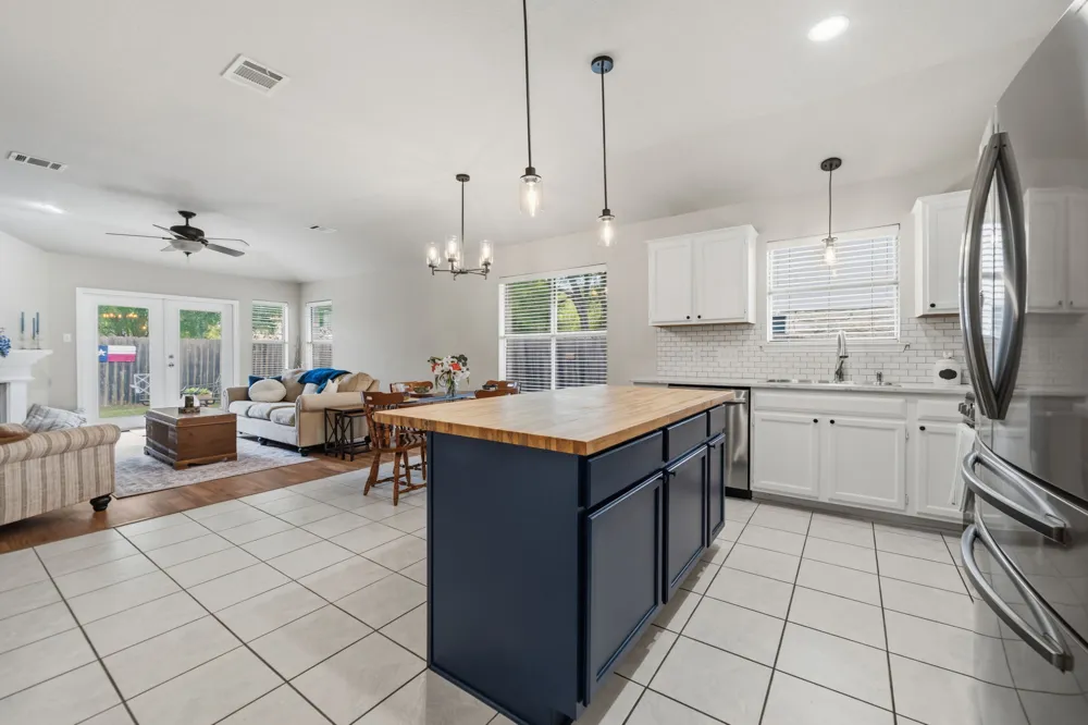 3704 Kissman Drive Austin, TX 78728
