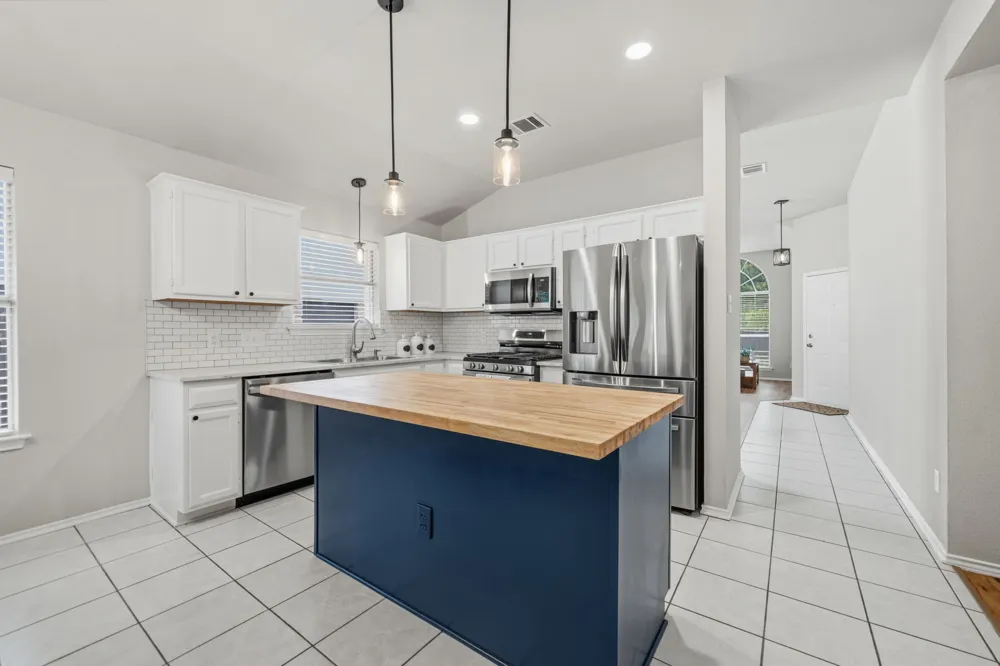 3704 Kissman Drive Austin, TX 78728