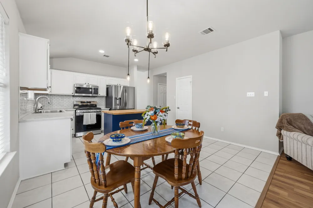 3704 Kissman Drive Austin, TX 78728