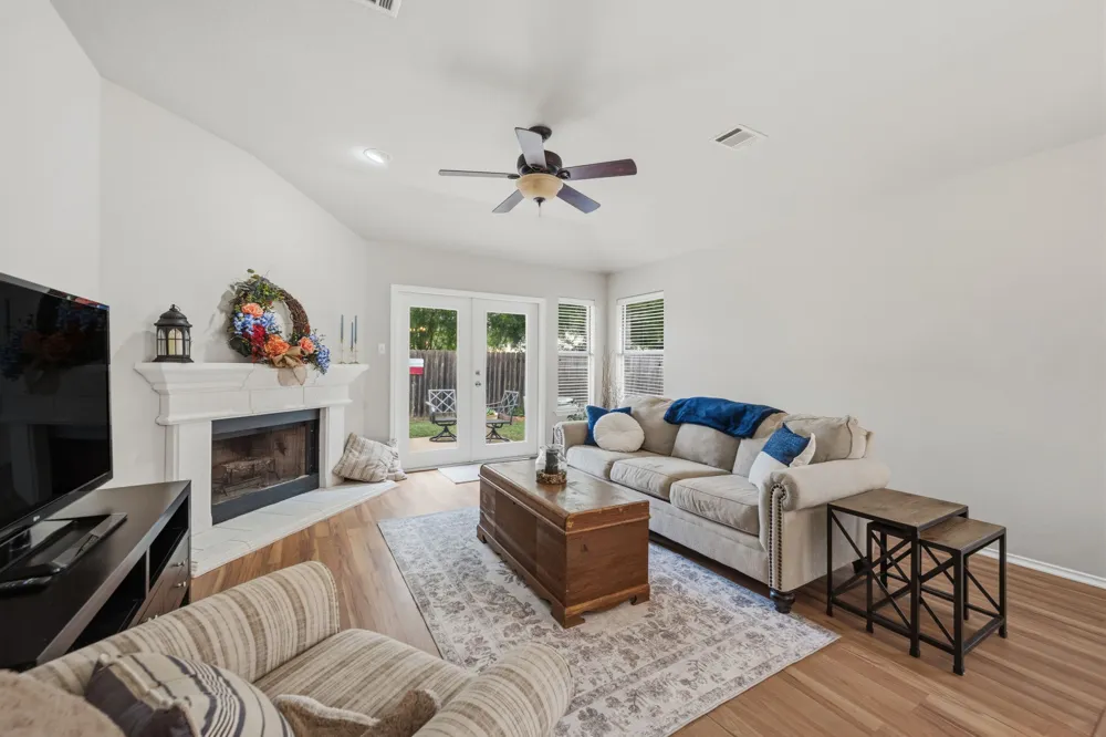 3704 Kissman Drive Austin, TX 78728