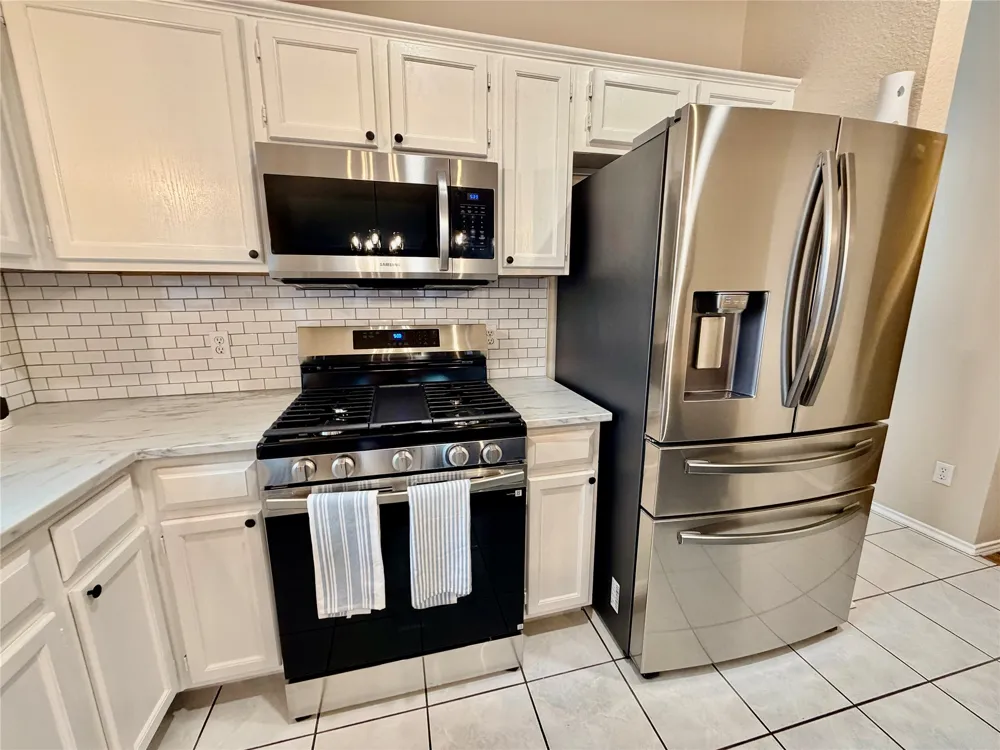 3704 Kissman Drive Austin, TX 78728