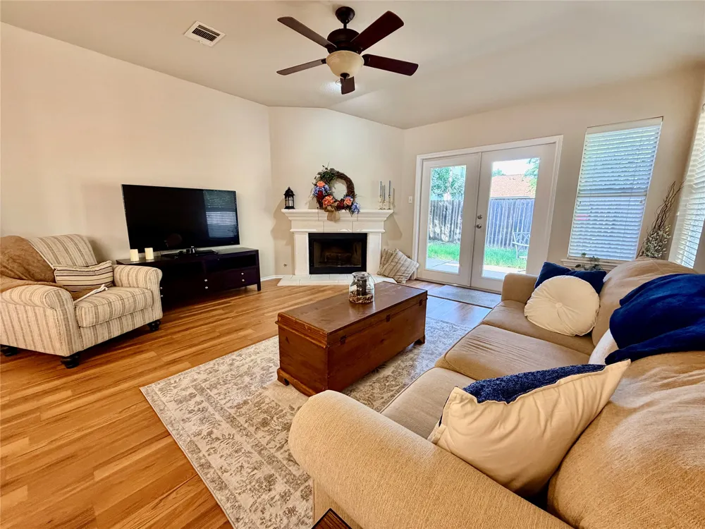 3704 Kissman Drive Austin, TX 78728