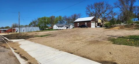 209 Front Street W