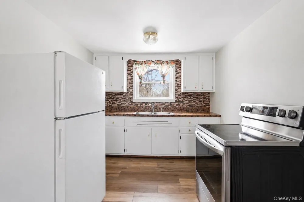 162 Parkwood Drive Shirley, NY 11967