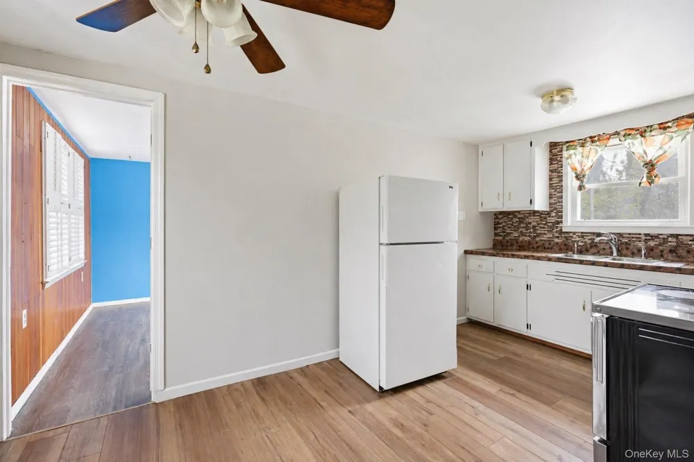 162 Parkwood Drive Shirley, NY 11967