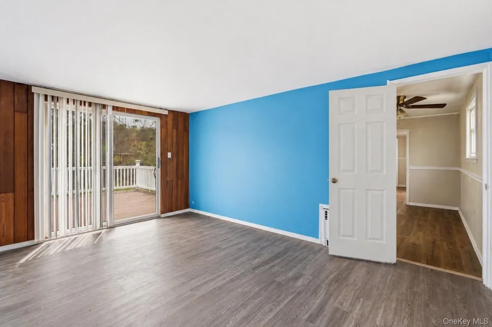 162 Parkwood Drive Shirley, NY 11967