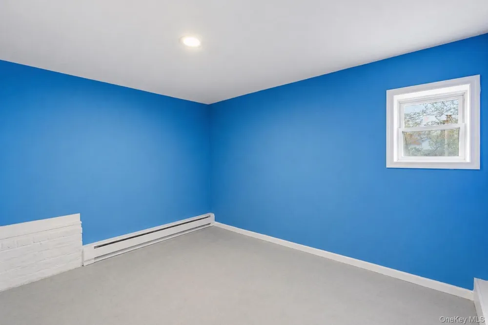 162 Parkwood Drive Shirley, NY 11967