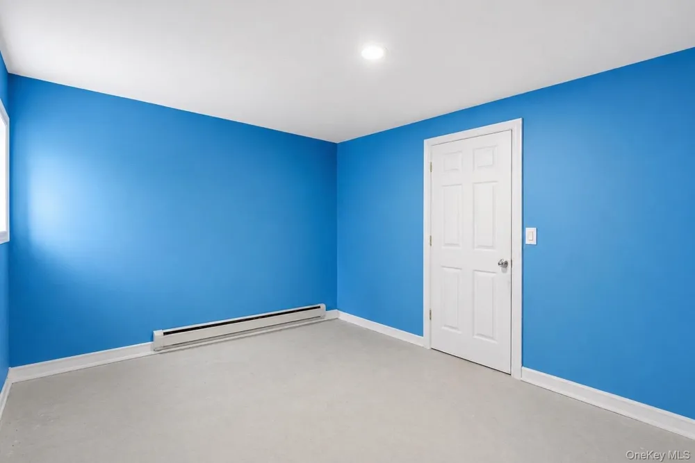 162 Parkwood Drive Shirley, NY 11967
