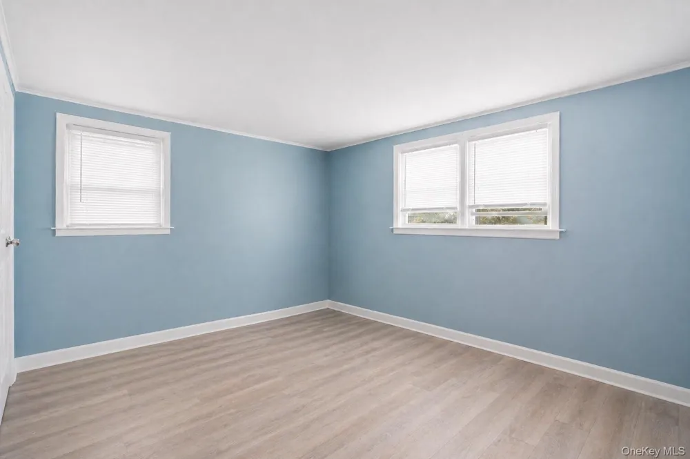 162 Parkwood Drive Shirley, NY 11967