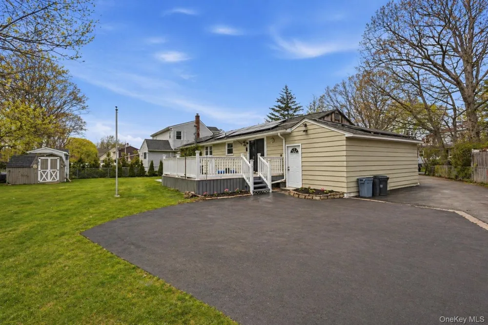 162 Parkwood Drive Shirley, NY 11967