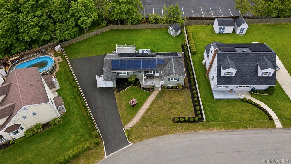 162 Parkwood Drive Shirley, NY 11967