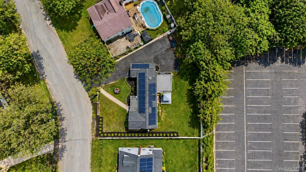 162 Parkwood Drive Shirley, NY 11967