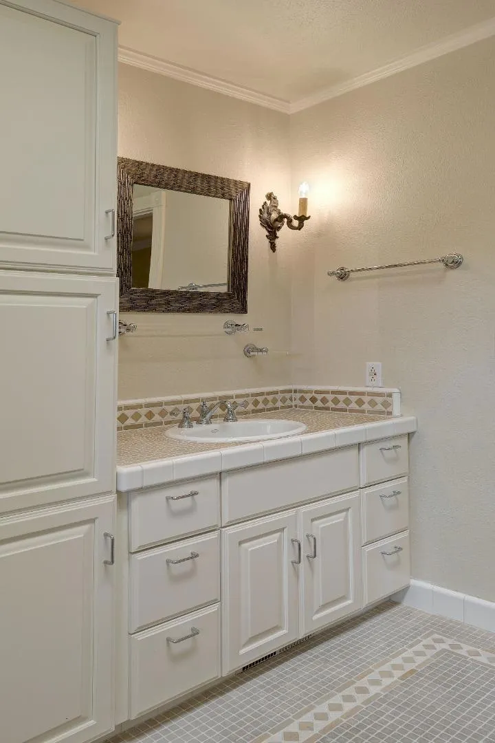 75 Robley Road Salinas, CA 93908