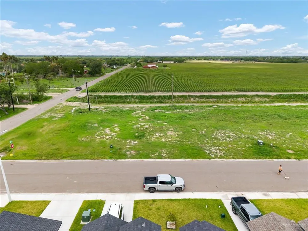 433 Leon Avenue Elsa, TX 78543