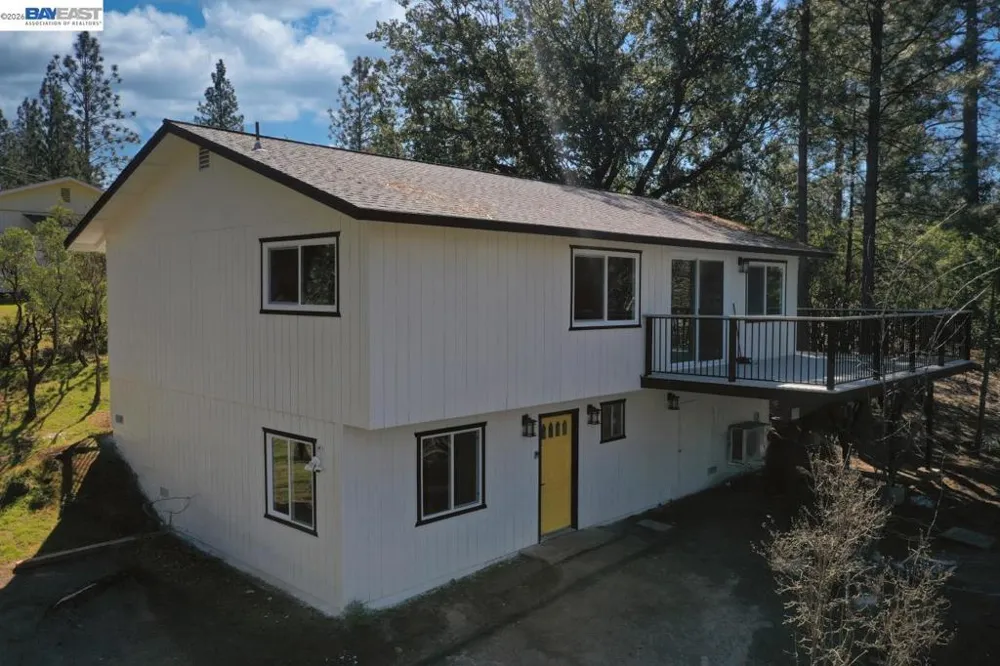 12017 Hillhurst Cir Groveland, CA 95321