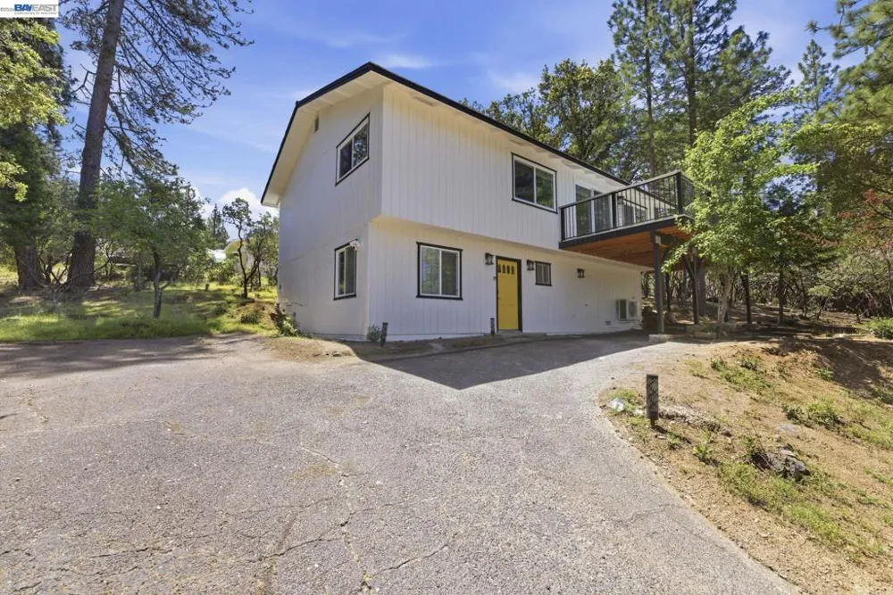 12017 Hillhurst Cir Groveland, CA 95321