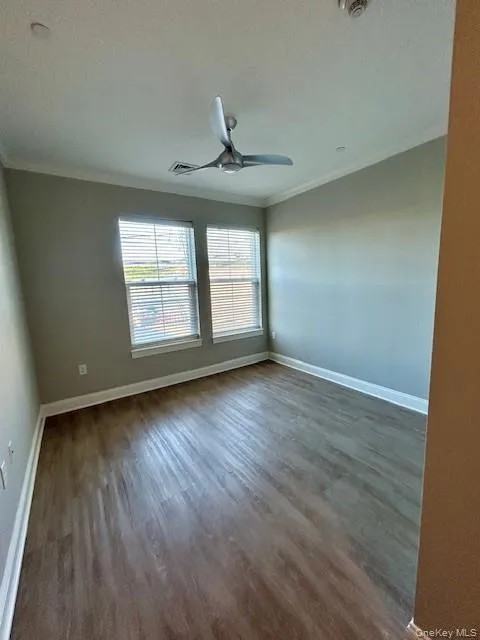 75 E Hoffman Avenue #3001 Lindenhurst, NY 11757