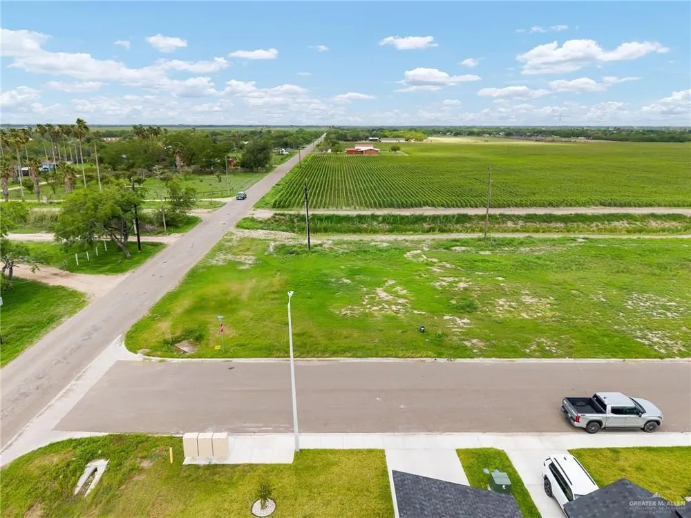 437 Leon Avenue Elsa, TX 78543