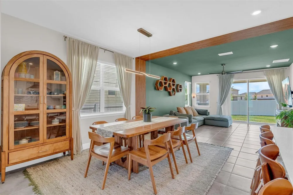 2019 SUNSHINE PEAK DRIVE Minneola, FL 34715