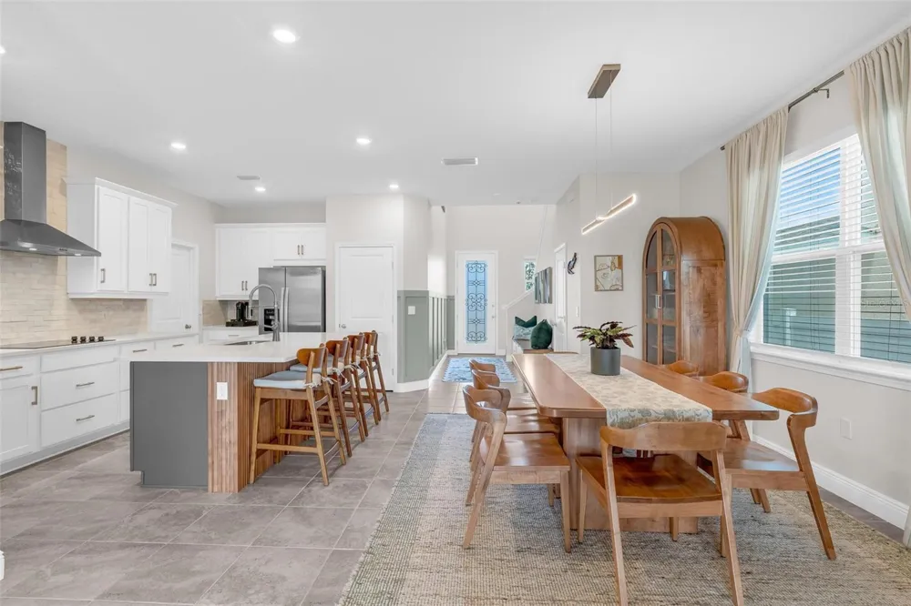 2019 SUNSHINE PEAK DRIVE Minneola, FL 34715