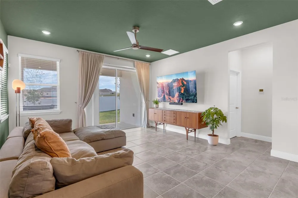 2019 SUNSHINE PEAK DRIVE Minneola, FL 34715