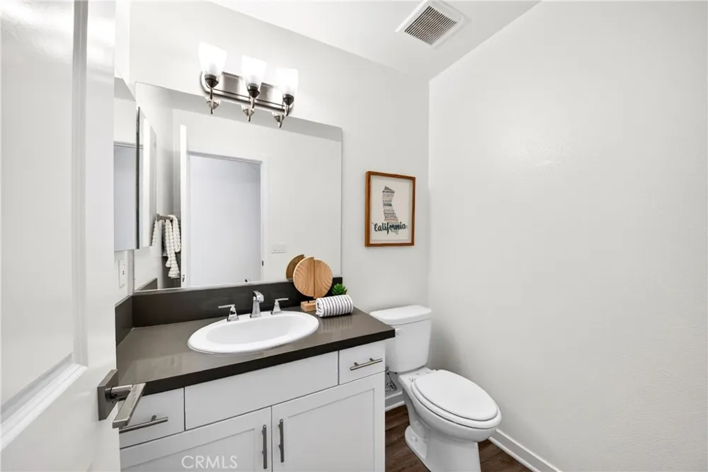 156 Orange Brea, CA 92821