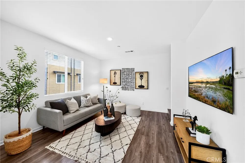 156 Orange Brea, CA 92821