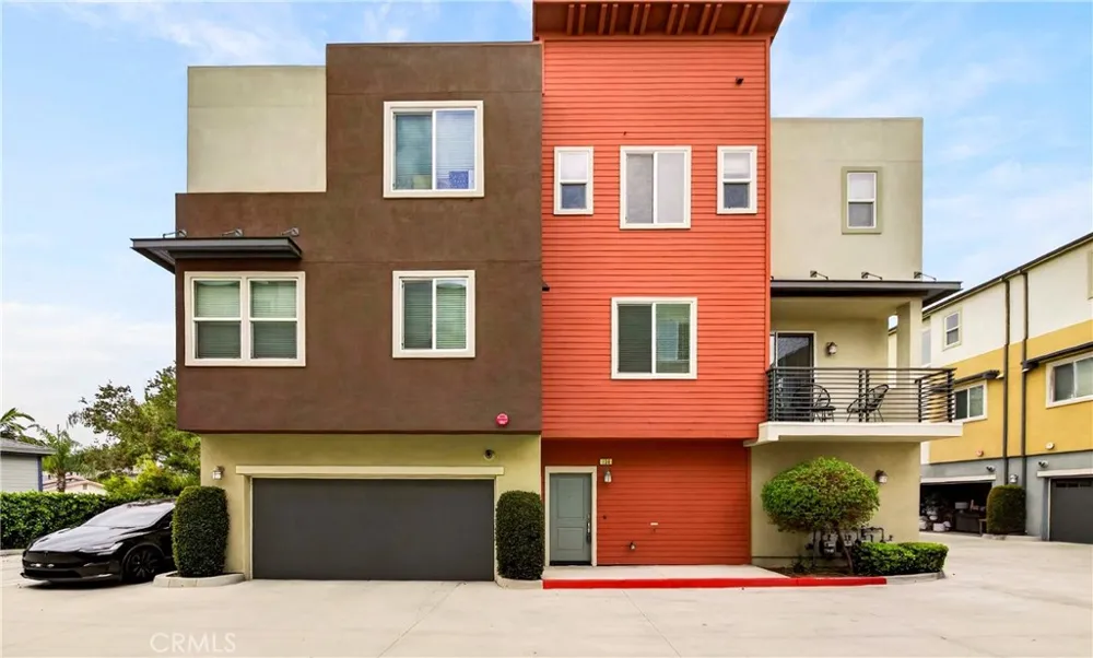 156 Orange Brea, CA 92821