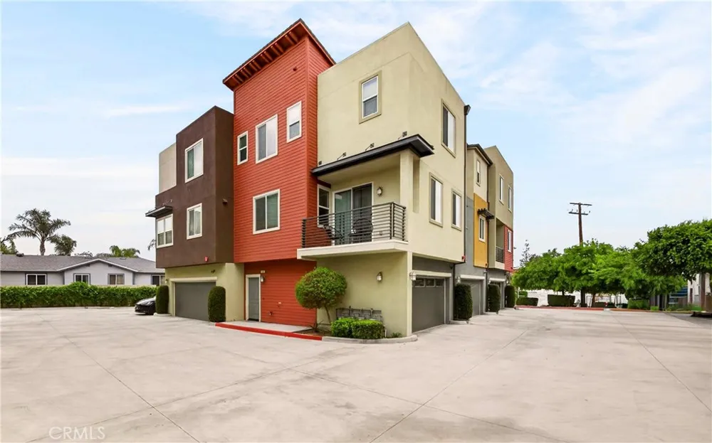 156 Orange Brea, CA 92821