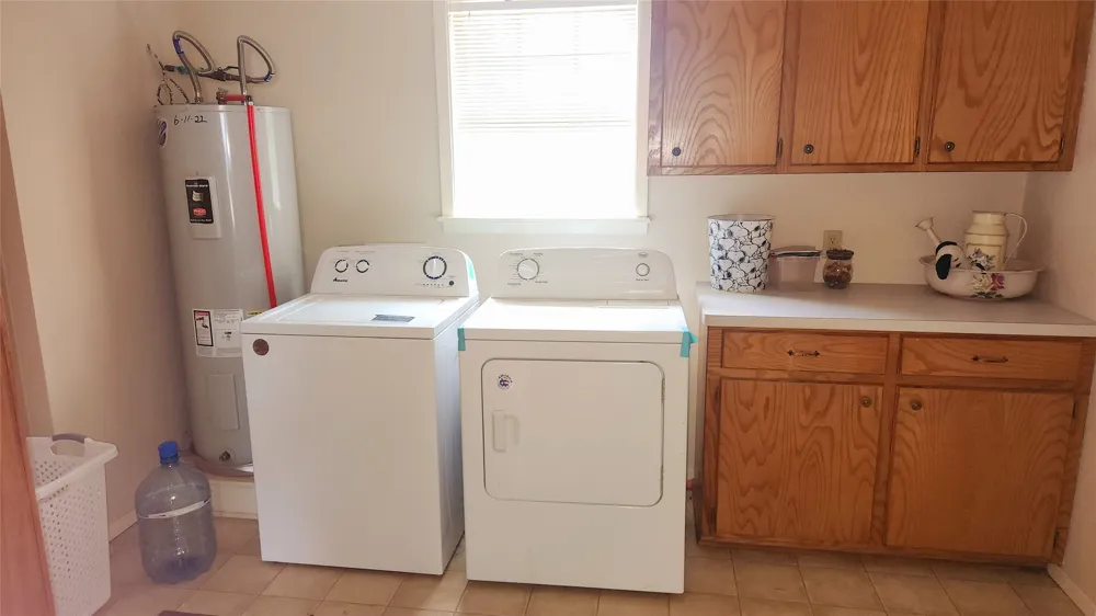 205 Hubbard Omaha, TX 75571