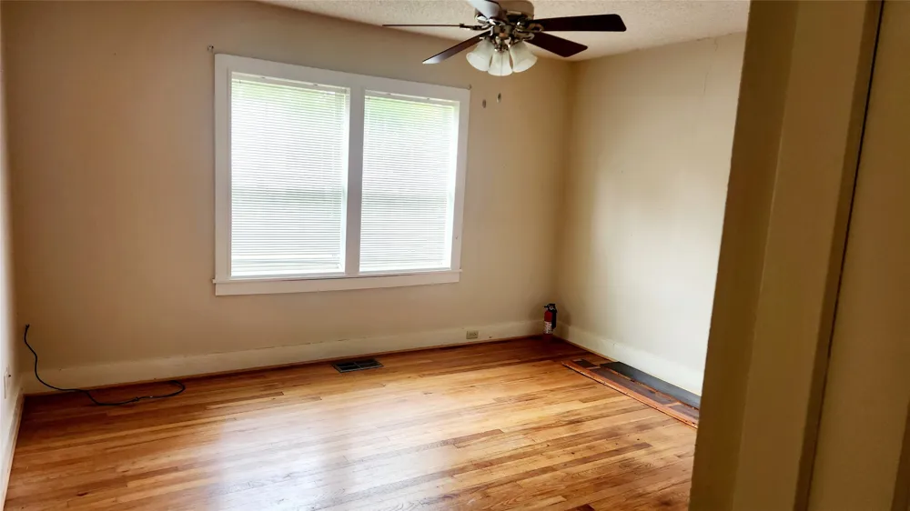 205 Hubbard Omaha, TX 75571