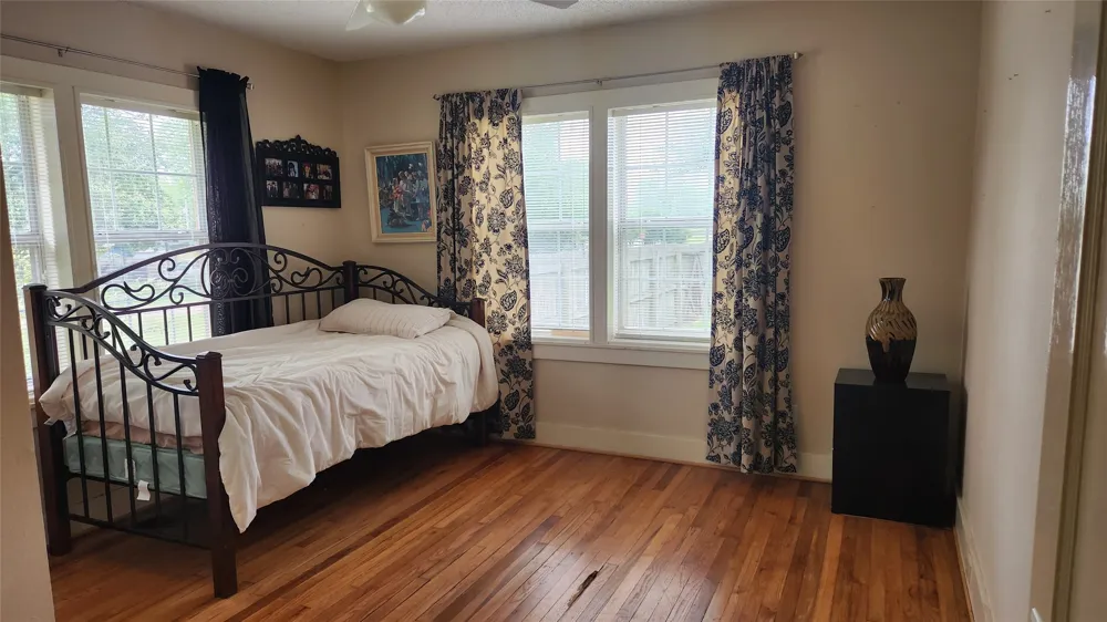 205 Hubbard Omaha, TX 75571