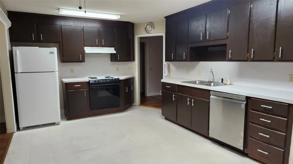 205 Hubbard Omaha, TX 75571
