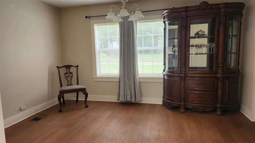 205 Hubbard Omaha, TX 75571