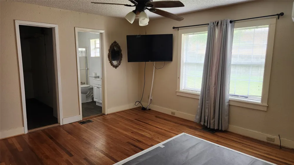 205 Hubbard Omaha, TX 75571