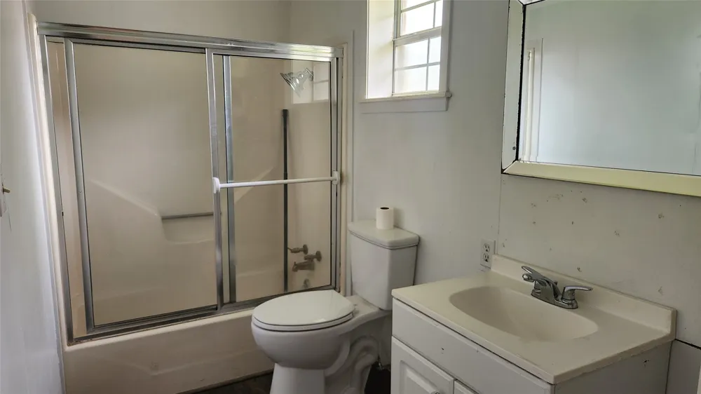 205 Hubbard Omaha, TX 75571