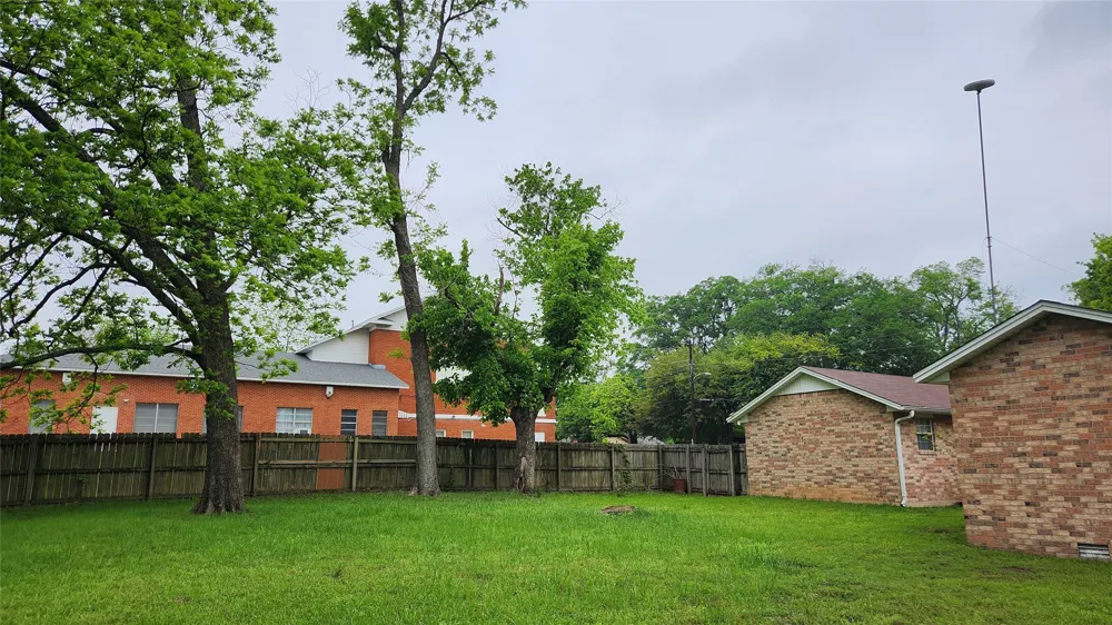 205 Hubbard Omaha, TX 75571