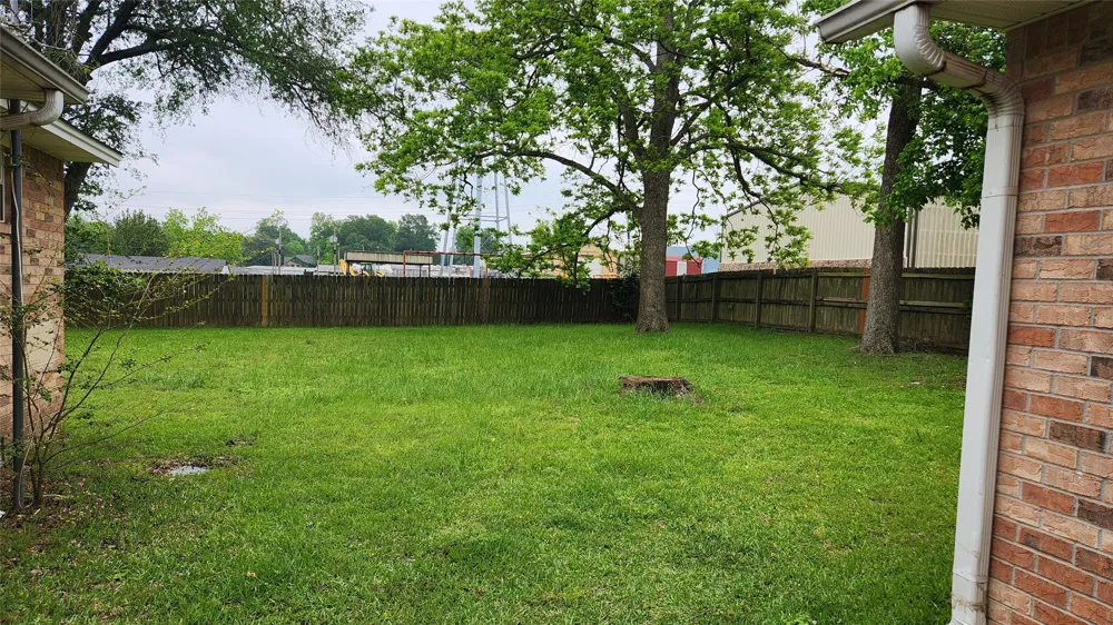 205 Hubbard Omaha, TX 75571