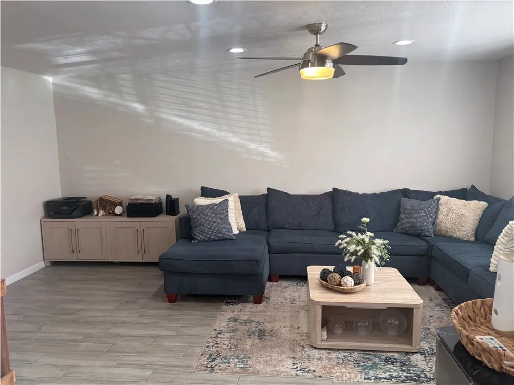 2255 Cahuilla #49 Colton, CA 92324