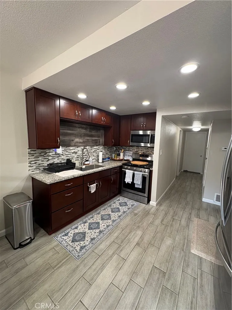 2255 Cahuilla #49 Colton, CA 92324