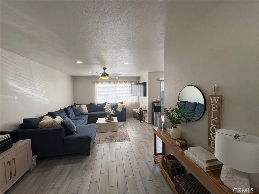 2255 Cahuilla #49 Colton, CA 92324