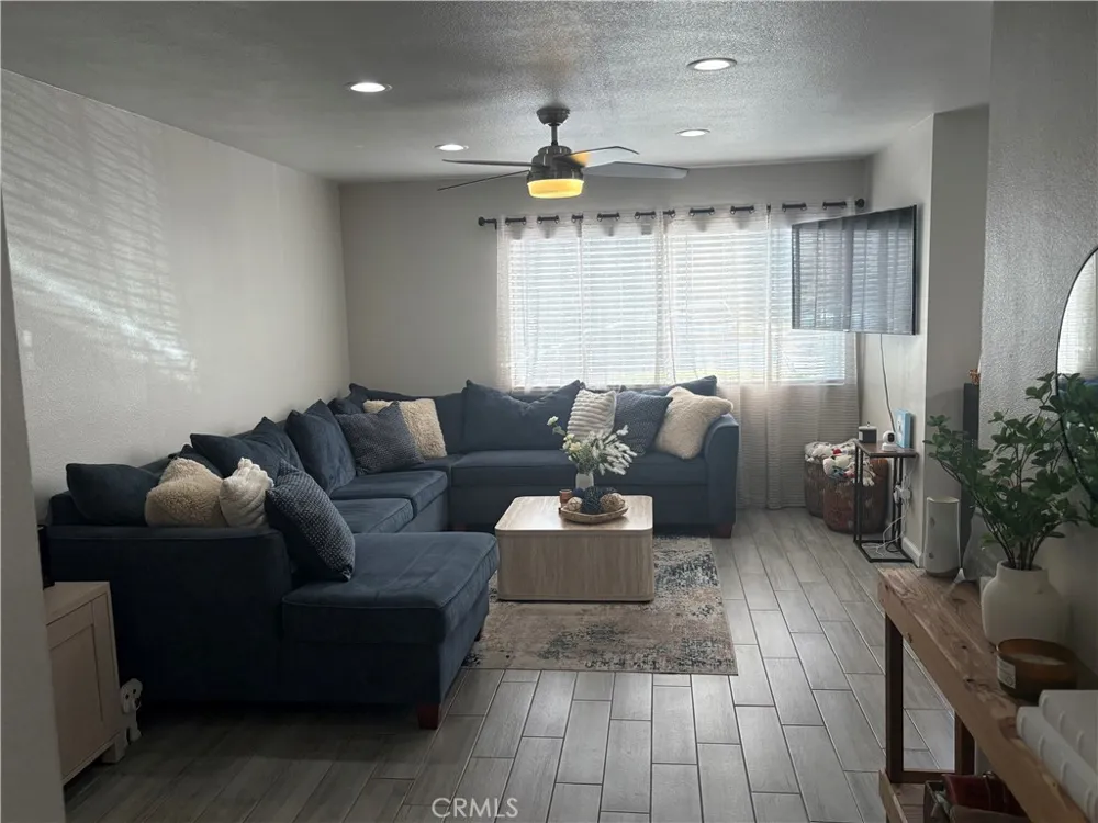 2255 Cahuilla #49 Colton, CA 92324