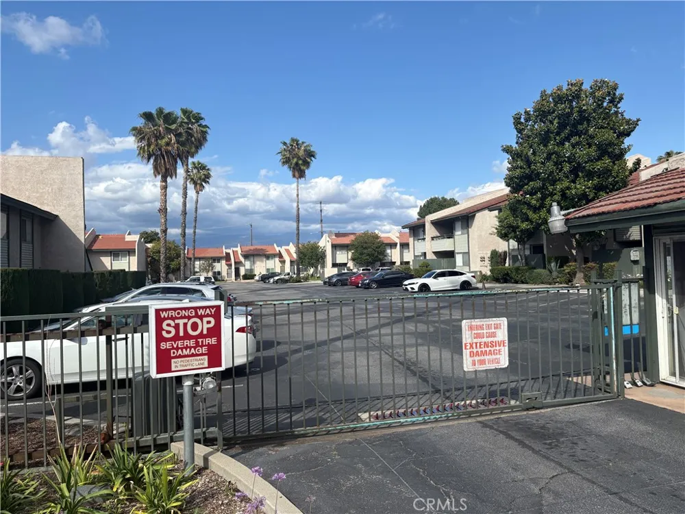 2255 Cahuilla #49 Colton, CA 92324