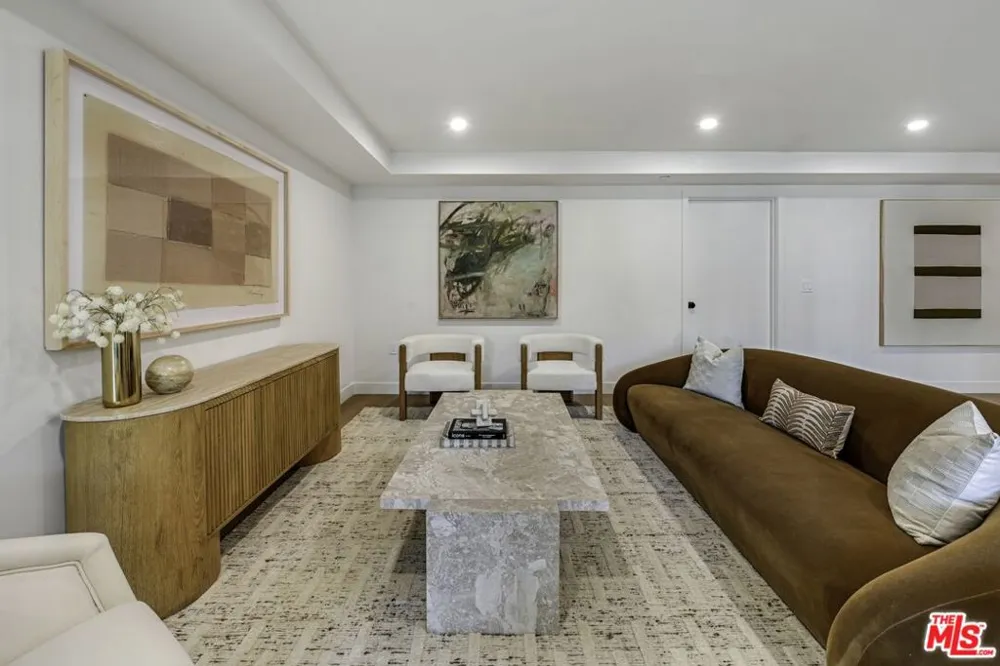 333 Palm Drive #202 Beverly Hills, CA 90210
