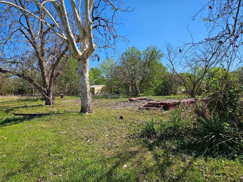 201 Harris Street Smithville, TX 78957