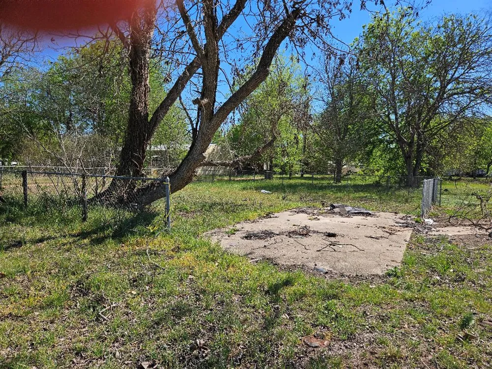 201 Harris Street Smithville, TX 78957