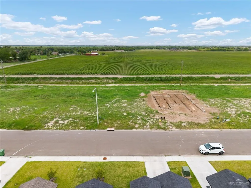 417 Leon Avenue Elsa, TX 78543