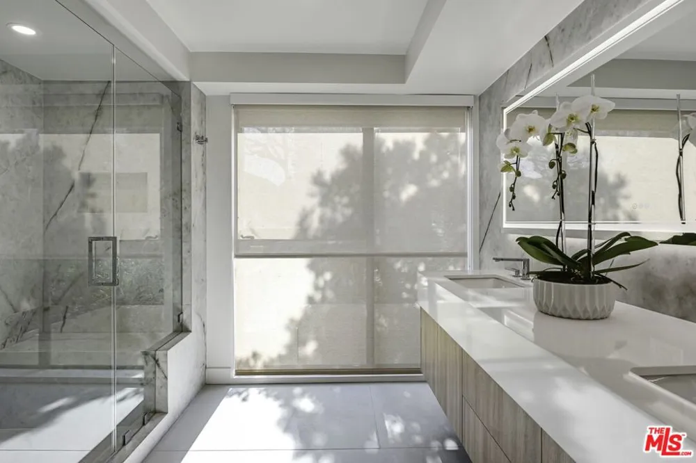 333 Palm Drive #404 Beverly Hills, CA 90210