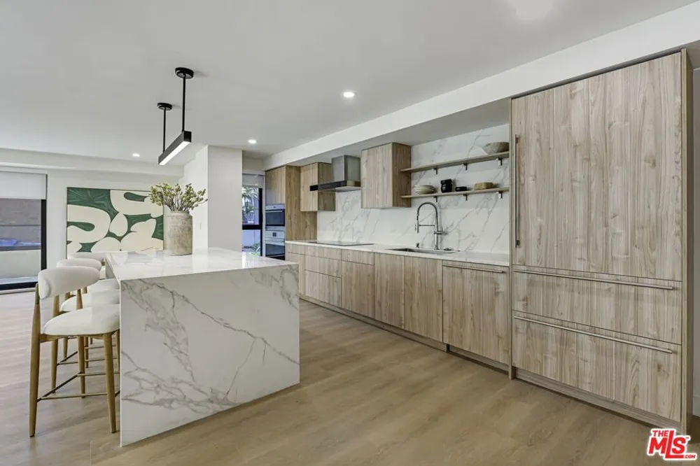333 Palm Drive #404 Beverly Hills, CA 90210