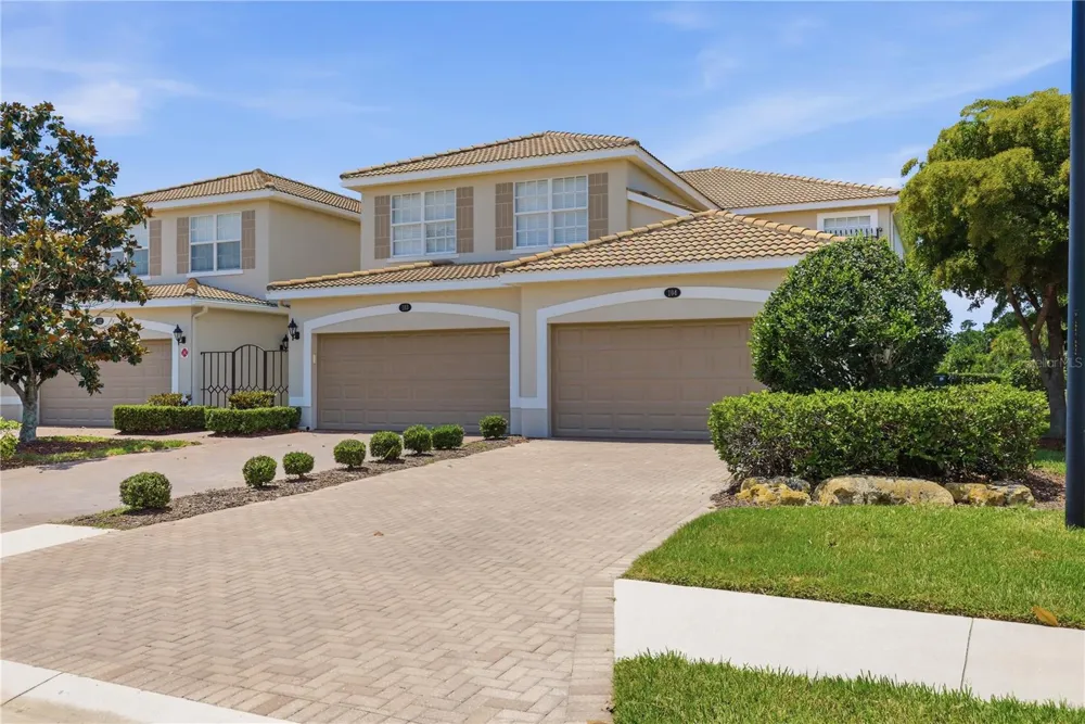 424 WINDING BROOK LANE #104 Bradenton, FL 34212
